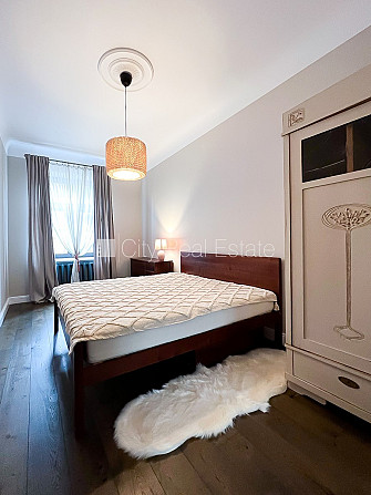 Zaļā teritorija, logi vērsti mājas abās pusēs, istabas izolētas, studio tipa, virtuve Rīga - foto 9