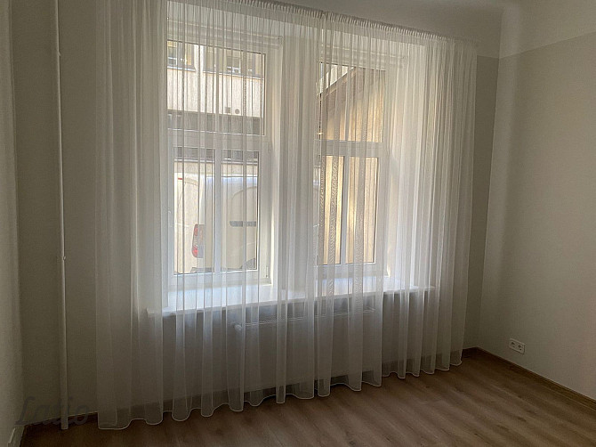 Īrēt tiek piedāvāts dzīvoklis pašā pilsētas centrā. Līdzās veikali, kafejnīcas, Rīga - foto 6