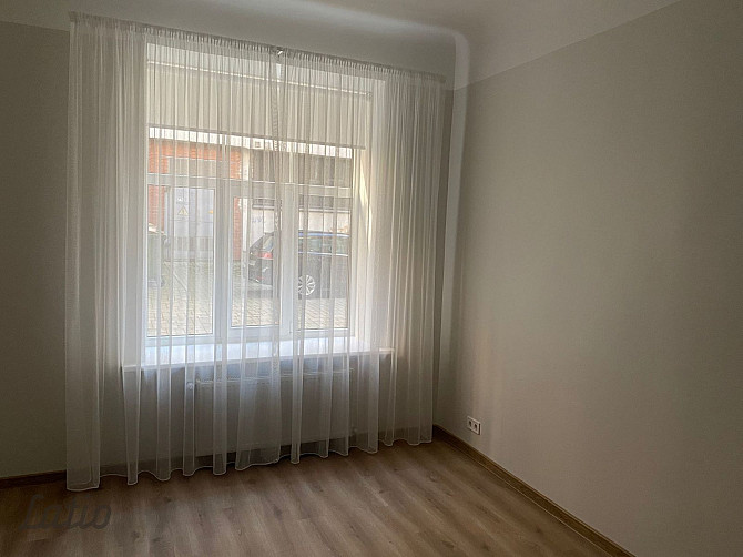 Īrēt tiek piedāvāts dzīvoklis pašā pilsētas centrā. Līdzās veikali, kafejnīcas, Rīga - foto 7