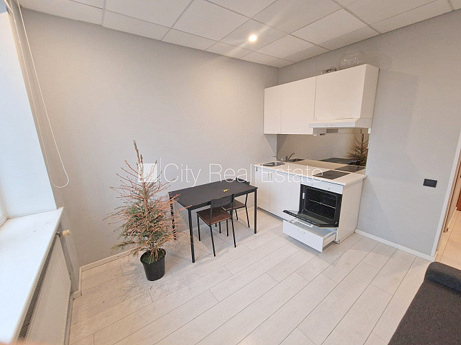 Fasādes māja, renovēta māja, apsaimniekošanas maksa mēnesī 70 EUR, ieeja no ielas, ir lifts, Rīga - foto 4