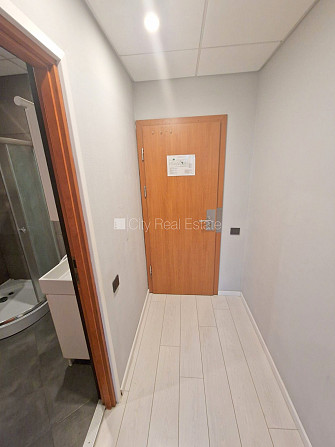 Fasādes māja, renovēta māja, apsaimniekošanas maksa mēnesī 70 EUR, ieeja no ielas, ir lifts, Rīga - foto 14