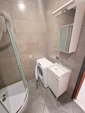 Fasādes māja, renovēta māja, apsaimniekošanas maksa mēnesī 70 EUR, ieeja no ielas, ir lifts, Rīga - foto 13