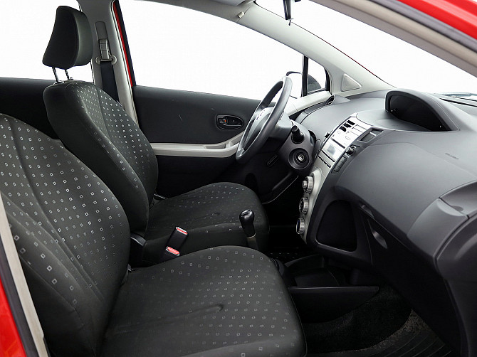 Toyota Yaris Linea Sol A-C 1.3 64kW Tallina - foto 6