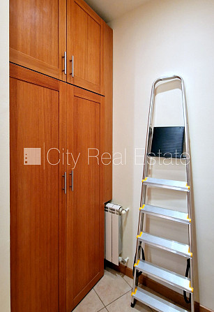 Jaunceltne, pagalma ēka, labiekārtots apzaļumots pagalms, ieeja no ielas, ir lifts, logi vērsti Rīga - foto 15