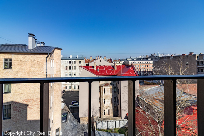 Fasādes māja, renovēta māja, fasāde ar dekoratīvo apmetumu, slēgts pagalms, ieeja no ielas Rīga - foto 16