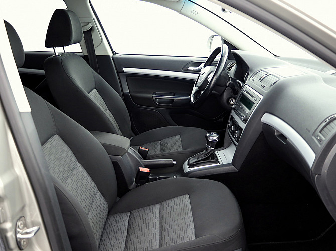 Skoda Octavia Comfortline Facelift ATM 1.2 77kW Таллин - изображение 6