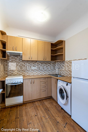 Pagalma ēka, iežogota teritorija, slēgta teritorija, logi vērsti uz pagalma pusi, studio tipa, Rīga - foto 3