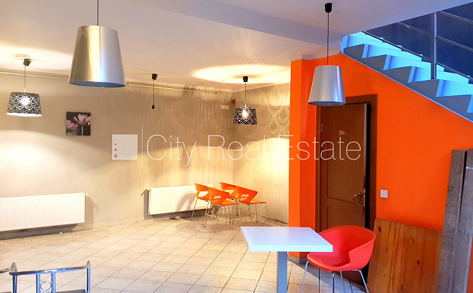 Fasādes māja, renovēta māja, ieeja no ielas, ir lifts, kāpņu telpa pēc kapitālā remonta, Rīga - foto 6