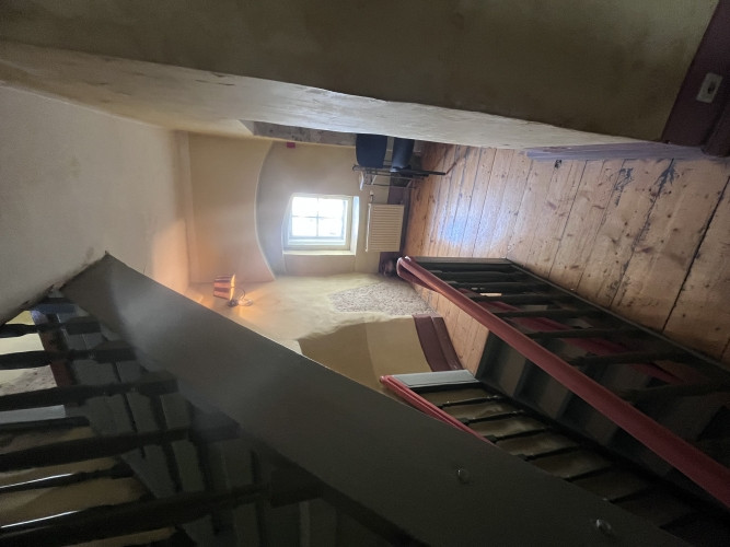 Viesnīcas ēka Vecrīgā  pašā pilsētas sirdī. Ēkai ir lieliska redzamība, un apkārtējās Rīga - foto 7