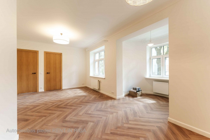 Izīrē šarmantu 3 istabu dzīvokli Āgenskalnā  zaļajā, pieprasītajā un īpašo auru Rīga - foto 5