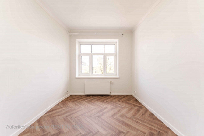 Ilgtermiņā tiek izīrēts gaišs un pilnībā renovēts 3 istabu dzīvoklis vienā no Rīga - foto 8