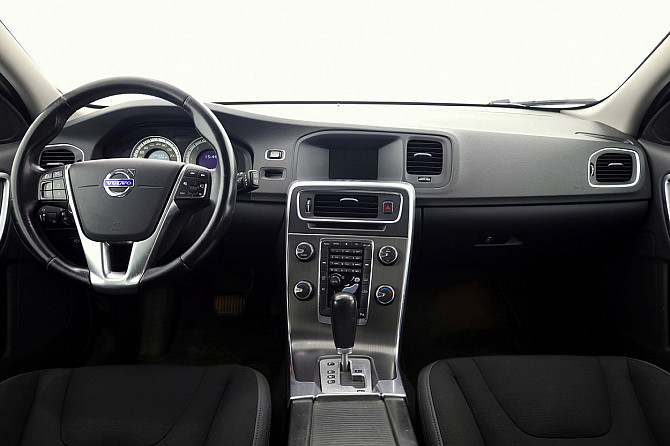 Volvo V60 Momentum ATM 2.0 D4 120kW Таллин - изображение 5