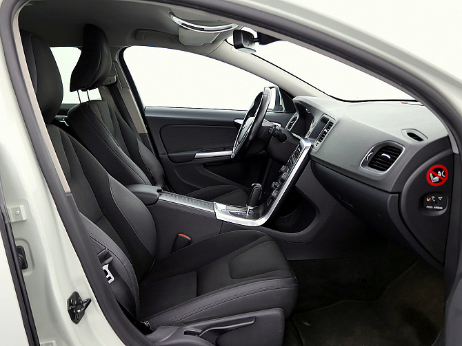 Volvo V60 Momentum ATM 2.0 D4 120kW Таллин - изображение 6
