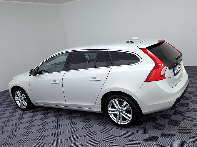 Volvo V60 Momentum ATM 2.0 D4 120kW Таллин - изображение 4