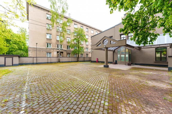 Atsevišķa ēka ar privātu teritoriju/ stāvvietām centrā.  Īpašumam ir lielisks potenciāls Rīga - foto 14