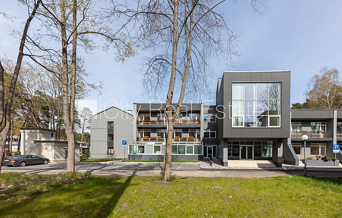 Jaunceltne, zaļā teritorija, labiekārtots apzaļumots pagalms, teritorijas iebrauktuves vārti Jūrmala - foto 9