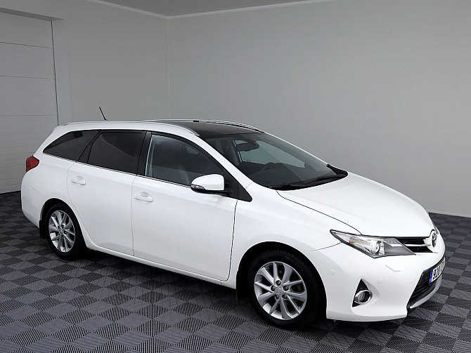 Toyota Auris Luxury LPG ATM 1.6 97kW Tallina - foto 1