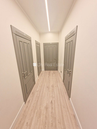 Jaunceltne, fasādes māja, labiekārtots apzaļumots pagalms, slēgts pagalms, vieta Rīga - foto 14