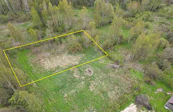Pārdod 2500 m lielu zemesgabalu Ķekavā, Ķekavas novadā.
Īpašums atrodas klusā un zaļā apkaimē, meža  Кекавская вол.