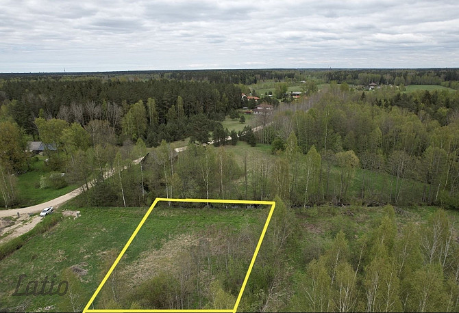 Pārdod 2500 m lielu zemesgabalu Ķekavā, Ķekavas novadā.
Īpašums atrodas klusā un zaļā apkaimē, meža  Кекавская вол. - изображение 1