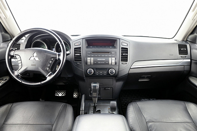 Mitsubishi Pajero Luxury ATM 3.2 Di-D 125kW Таллин - изображение 5