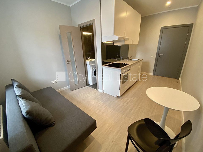 Jaunceltne, renovēta māja, ieeja no ielas, ir lifts, kāpņu telpa pēc kapitālā remonta, Rīga - foto 1