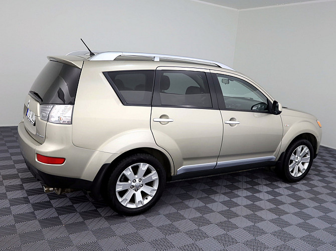 Mitsubishi Outlander Luxury 4x4 ATM 2.4 125kW Tallina - foto 3