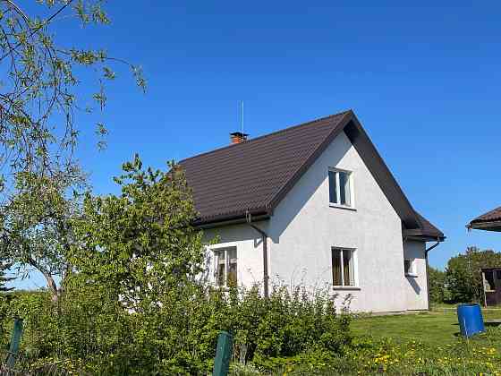Piedāvāju Dzīvojamo Māju ar Lielu un Līdzenu Zemes Gabalu un Labiekārtotu Platību 3800 m² Bauska
