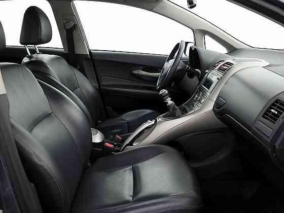 Toyota Auris Luxury 2.2 D-CAT 130kW Таллин
