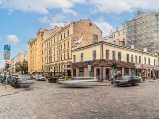 Сдается помещение в очень оживленном районе, на перекрестке улиц Tērbatas и Blaumaņu. Rīga