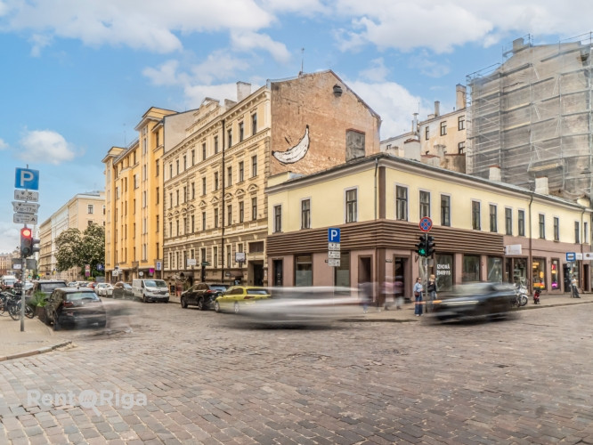 Tiek iznomātas telpas ļoti aktīvā vietā, Tērbatas un Blaumaņu ielas krustojums. Remonts Rīga - foto 14
