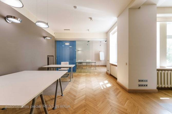 Mēbelēts, saulains open-space birojs Baronā ielā 36.  + Biroja telpas labi uzturētā Rīga - foto 17