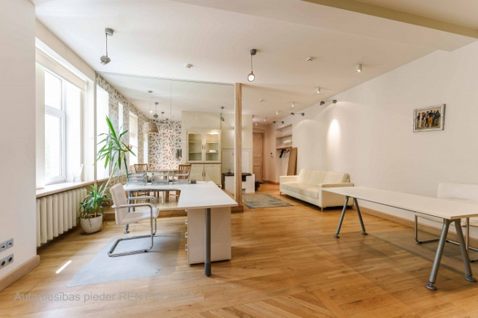 Mēbelēts, saulains open-space birojs Baronā ielā 36.  + Biroja telpas labi uzturētā Rīga - foto 18