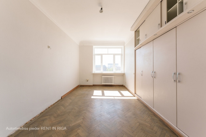 Gaišs un gaumīgs 3-istabu dzīvoklis Rīgas centrā.  Dzīvoklis ir nemēbelēts, kas paver Rīga - foto 9