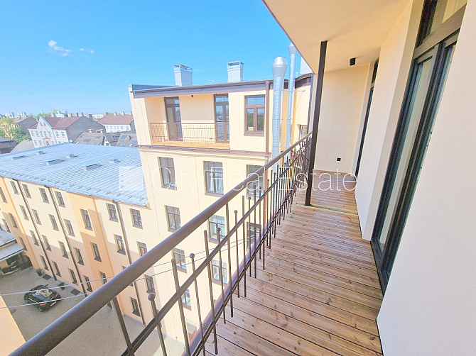 Fasādes māja, renovēta māja, slēgts pagalms, ieeja no ielas un pagalma, mansards, kāpņu Rīga - foto 11