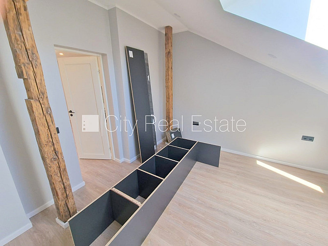 Fasādes māja, renovēta māja, slēgts pagalms, ieeja no ielas un pagalma, mansards, kāpņu Rīga - foto 13