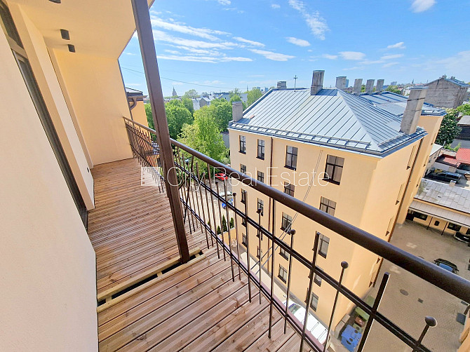 Fasādes māja, renovēta māja, slēgts pagalms, ieeja no ielas un pagalma, mansards, kāpņu Rīga - foto 11