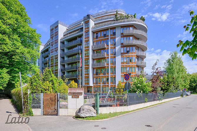 Pārdod gaišu  3-istabu dzīvokli Rīgas Centrā, modernā un kvalitatīvā jaunā projekta ēkā Rīga - foto 1