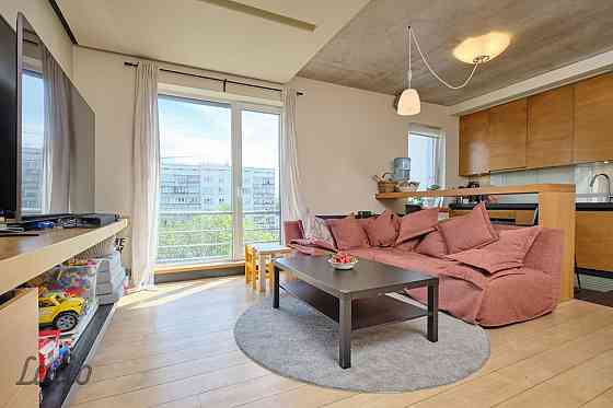 Pārdod plašu un mājīgu 110,1 m divstāvu penthouse dzīvokli (7. un 8. stāvs) modernā 2004. gadā celtā Rīga