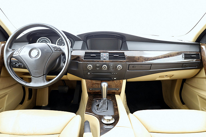BMW 525 Touring Executive ATM 2.5 D 130kW Таллин - изображение 5