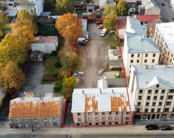 Продается офисное здание и земельный участок.  Продаются 2/3 доли в общей Rīga