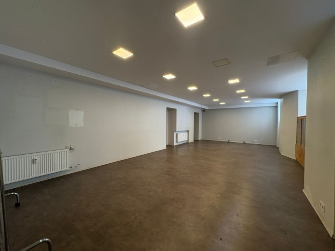 Iznomā puspagraba telpas Rīgas centrā  Blaumaņa ielā 5. Piedāvājam nomai 88 m plašas, labi Rīga - foto 1