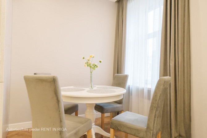 Piedāvājam ekskluzīvus 3-istabu apartamentus Rīgas centrā, jaunā rekonstruētā projektā Rīga - foto 3