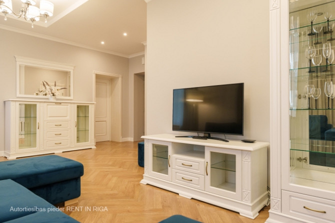 Piedāvājam ekskluzīvus 3-istabu apartamentus Rīgas centrā, jaunā rekonstruētā projektā Rīga - foto 5