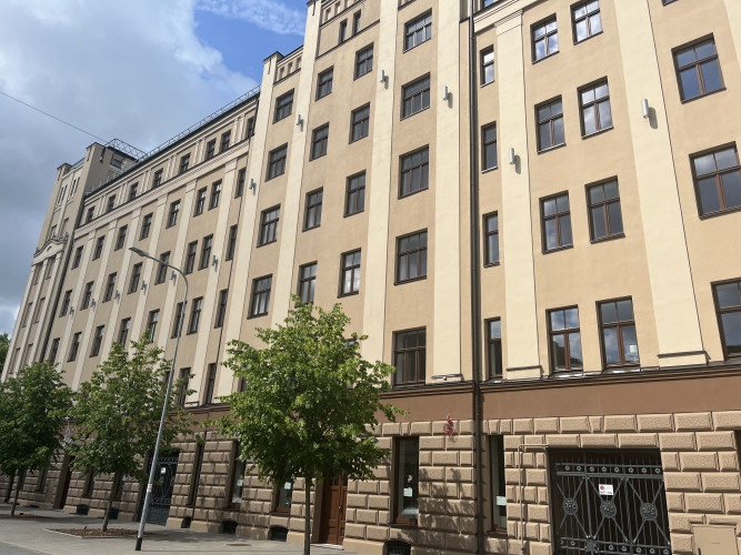 Jaunas ofisa telpas  Rīgas centrā, jaunā rekonstruētā projektā Pernavas iela. Telpas ir Rīga - foto 6