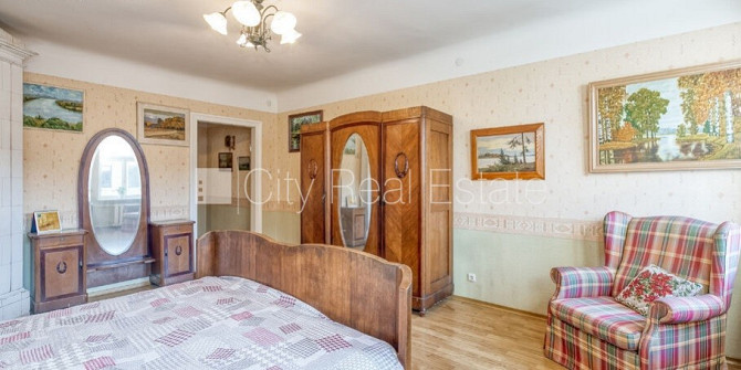 Fasādes māja, slēgts pagalms, vieta automašīnai, ieeja no pagalma, kāpņu telpa pēc Rīga - foto 10