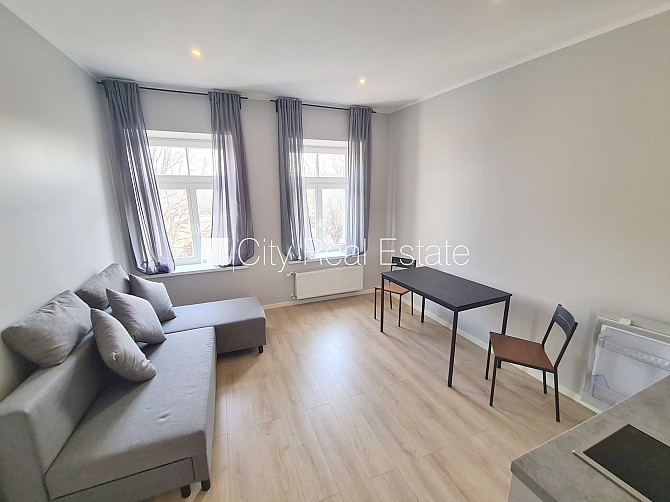 Fasādes māja, renovēta māja, slēgts pagalms, ieeja no ielas un pagalma, kāpņu telpa pēc Rīga - foto 7