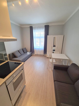 Fasādes māja, renovēta māja, slēgts pagalms, ieeja no ielas, kāpņu telpa pēc kapitālā Rīga - foto 8