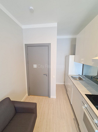 Fasādes māja, renovēta māja, slēgts pagalms, ieeja no ielas, kāpņu telpa pēc kapitālā Rīga - foto 13