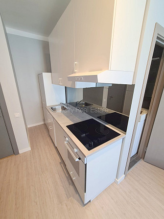 Fasādes māja, renovēta māja, slēgts pagalms, ieeja no ielas, kāpņu telpa pēc kapitālā Rīga - foto 7